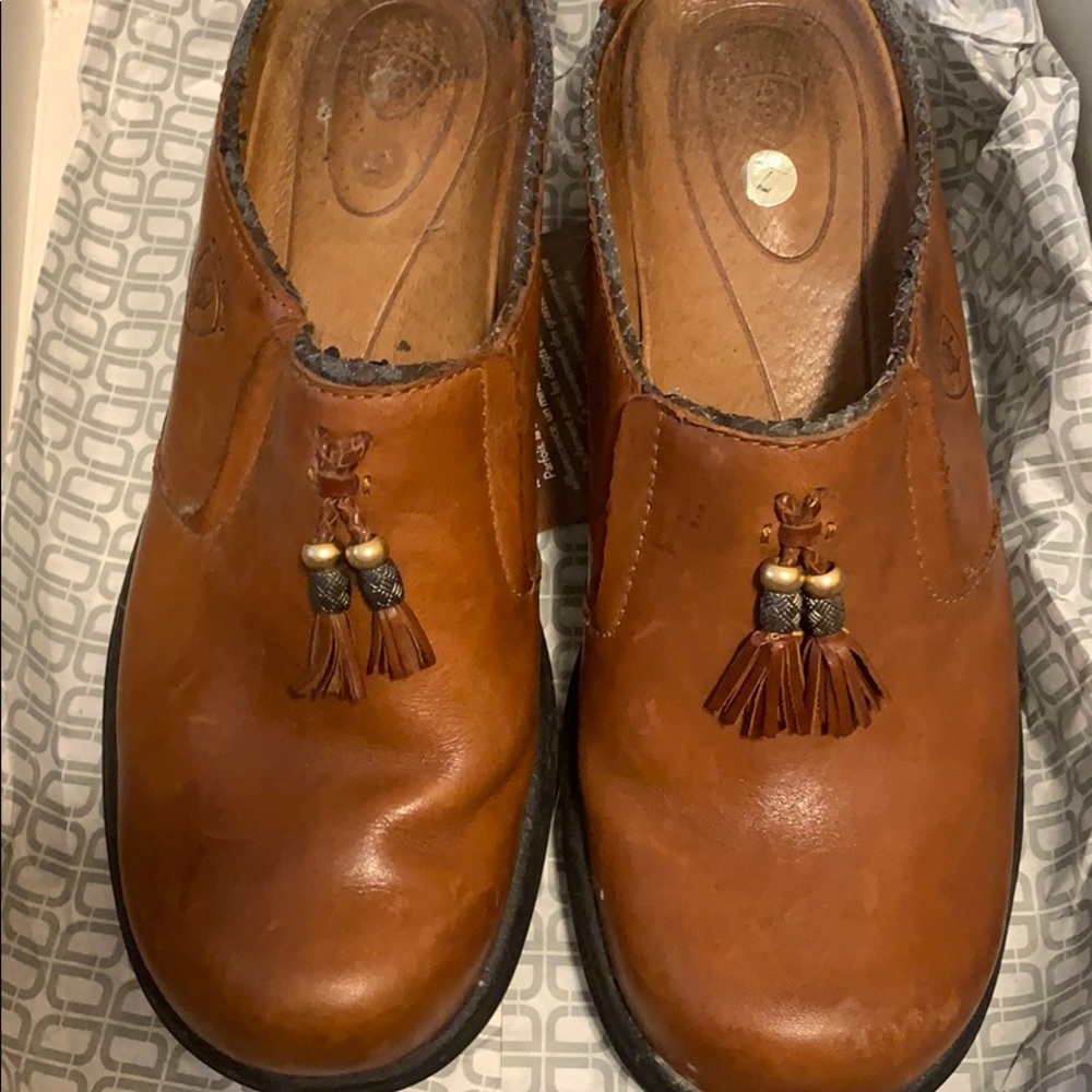 Ariat clogs Brandy color